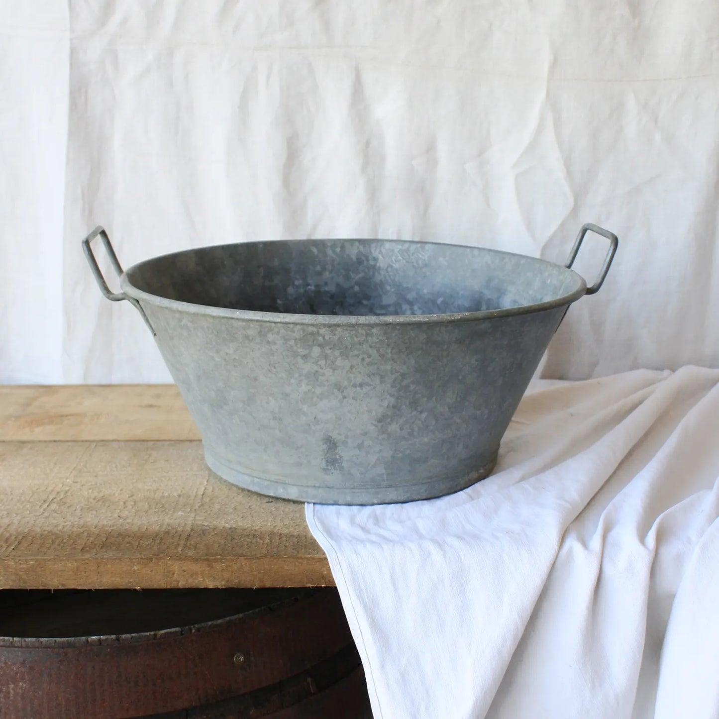 Bassine ronde en zinc avec poignées
