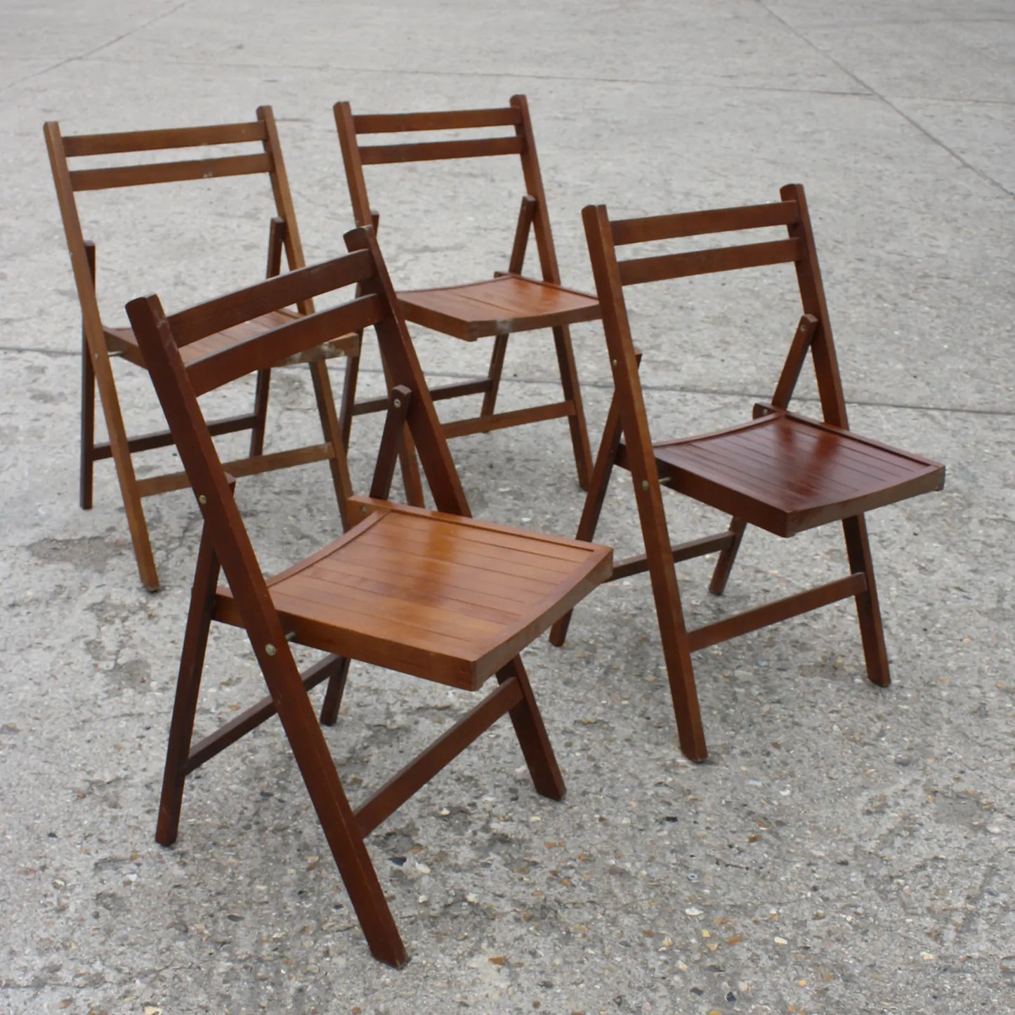 Chaises en bois repliable