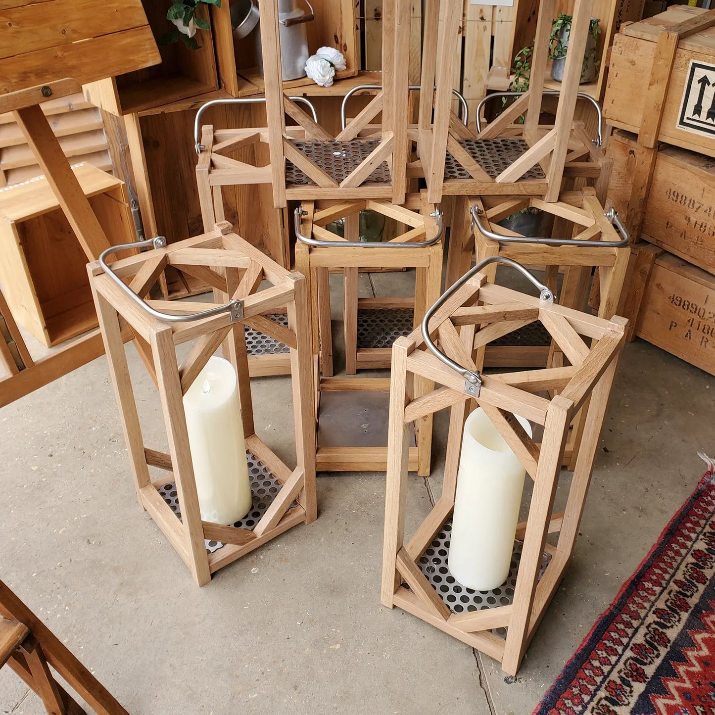 lanterne en bois avec bougie