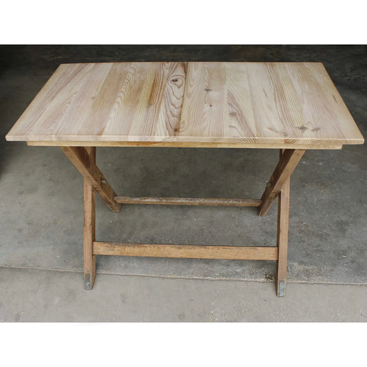 Table rectangulaire en bois avec pieds repliables