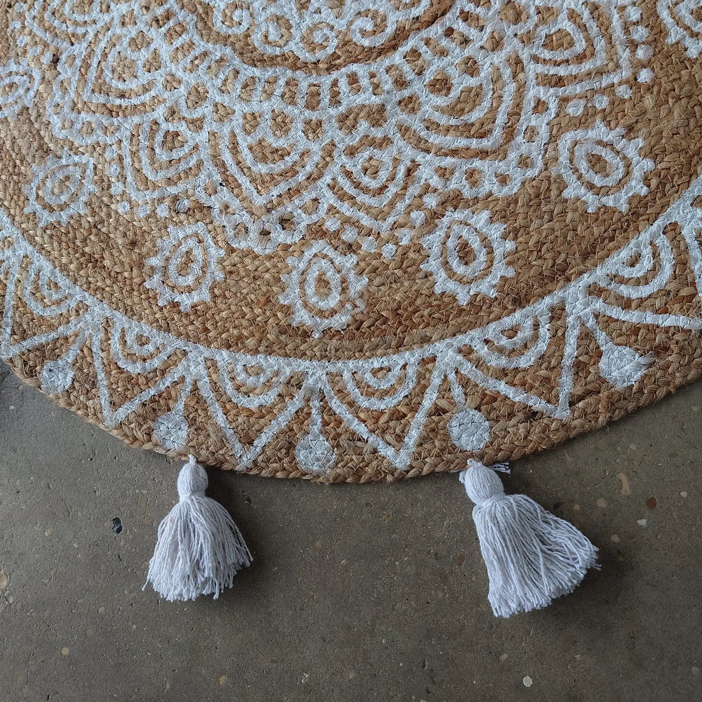 Détail tapis rotin bohème