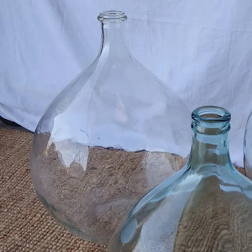 Grande dame-jeanne en verre transparent