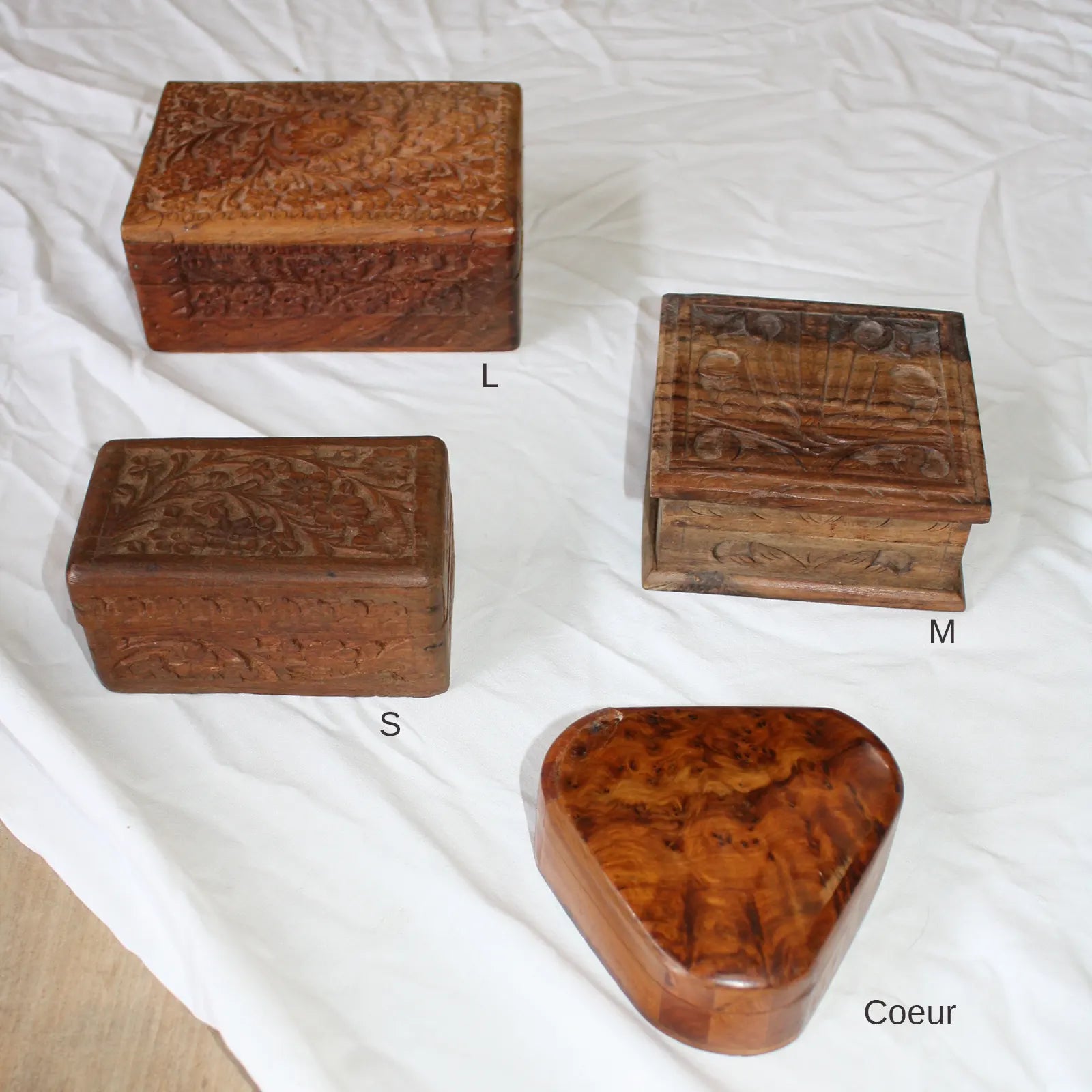Petites boîtes en bois pour alliances
