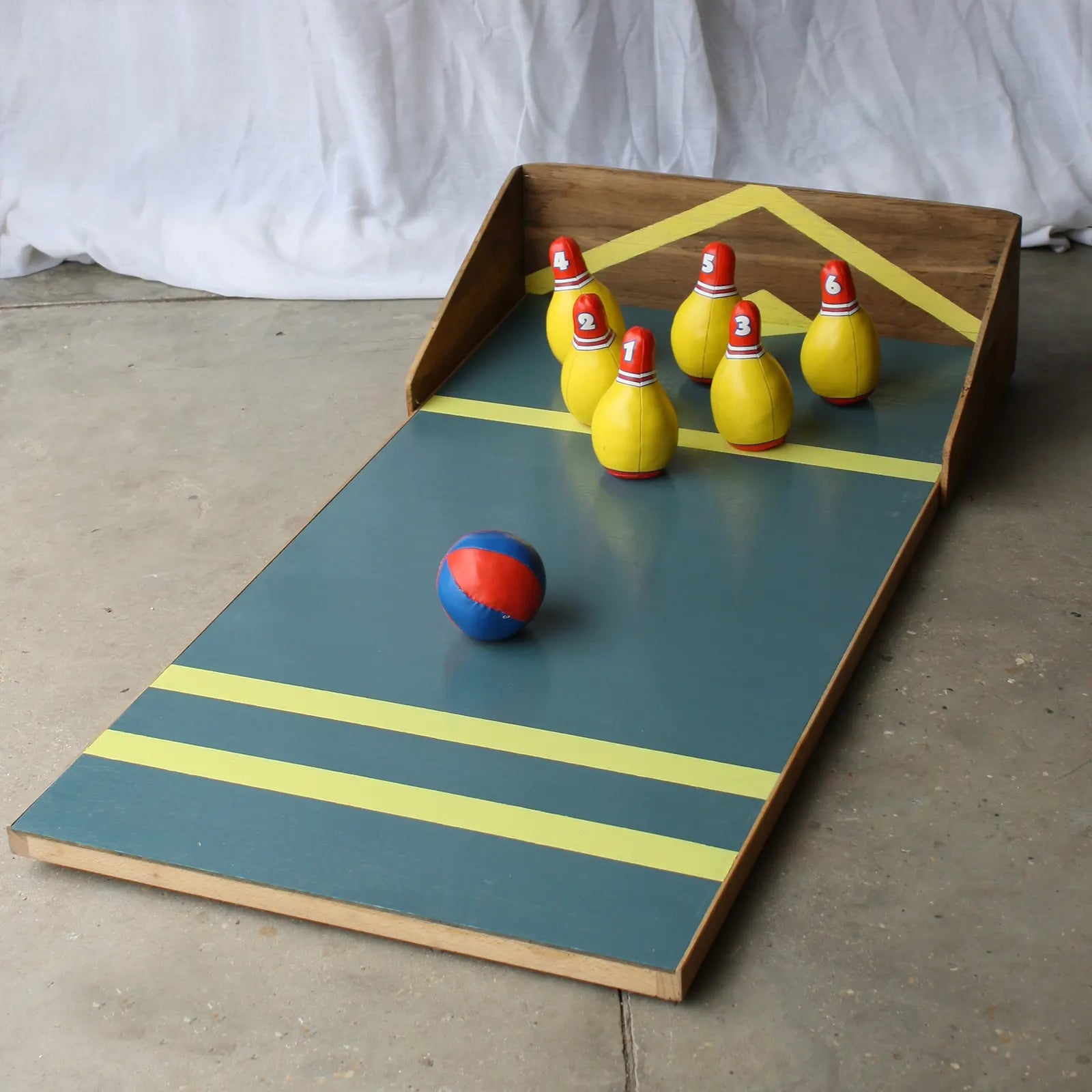 Jeu de bowling enfant avec rampe en bois quilles en cuir