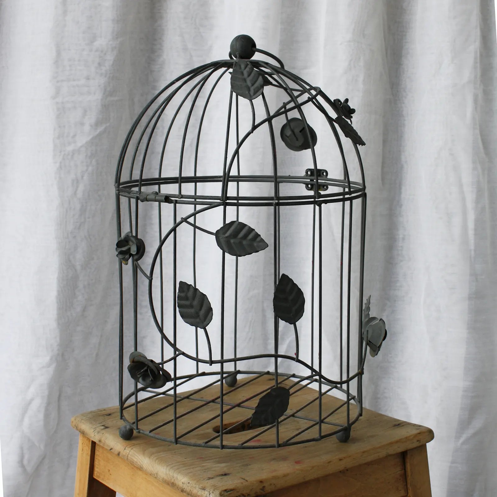 Petite cage à oiseaux métal avec feuillage