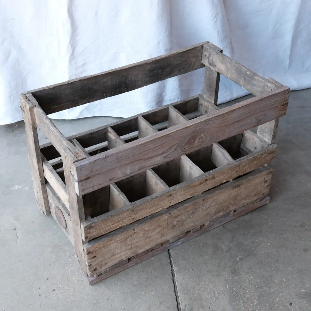 Grande caisse en bois à bouteilles
