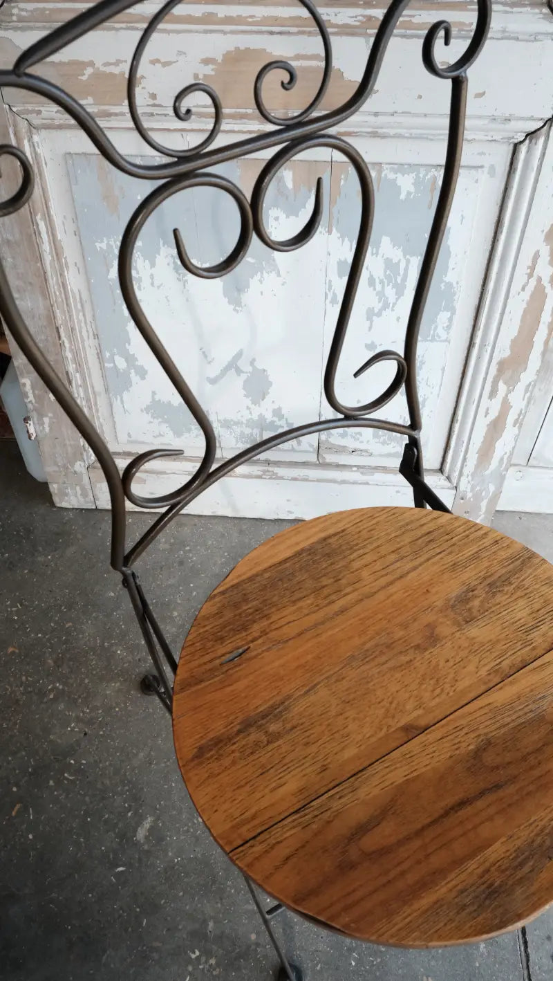 Détail assise bois et fer forgé