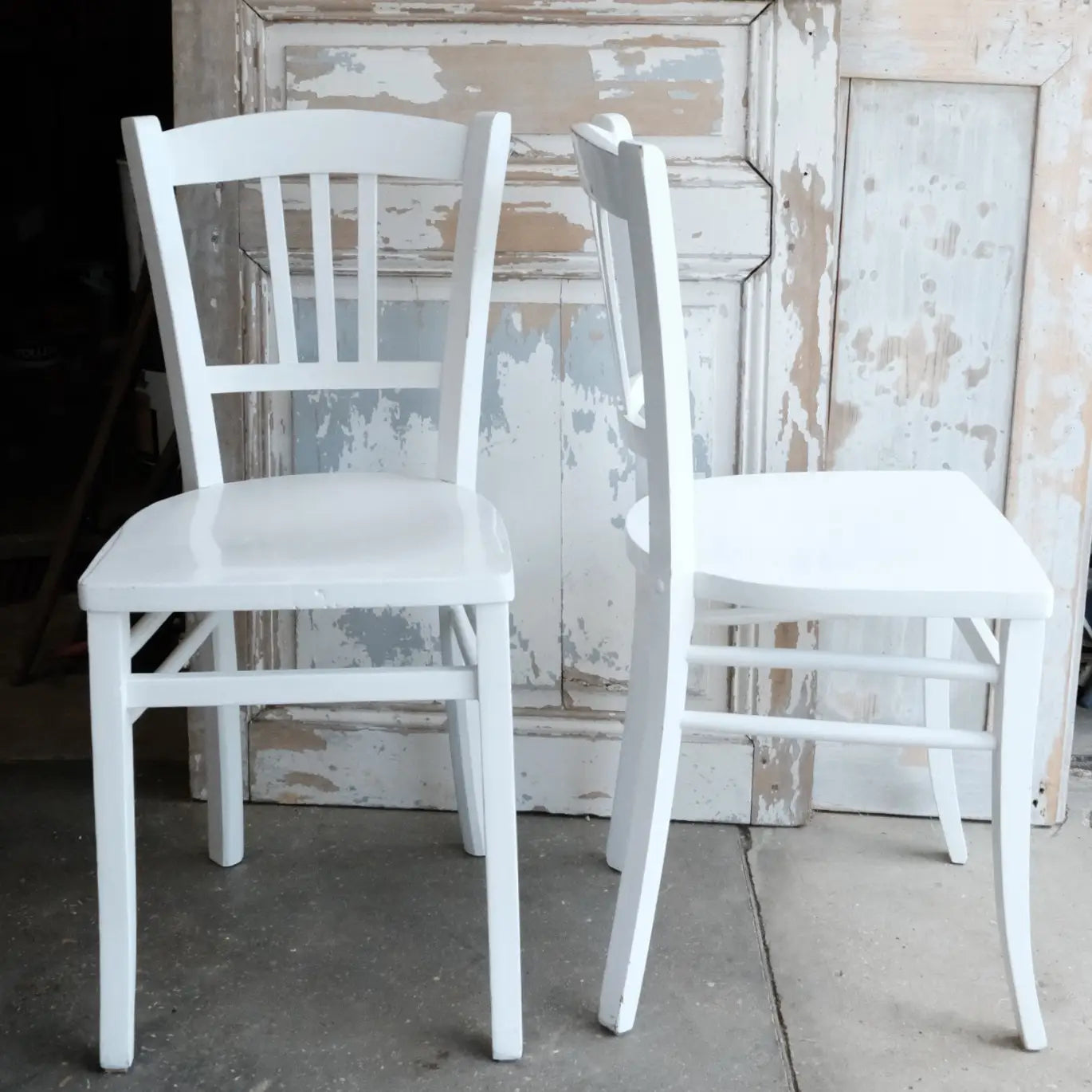 Paire de chaises en bois blanche