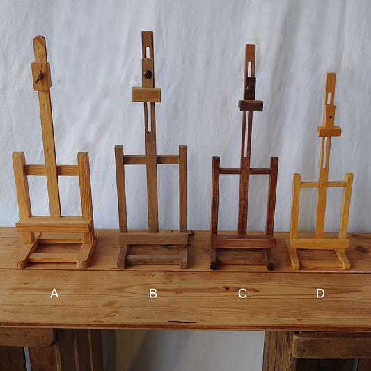 Petits chevalets alignés de différentes tailles