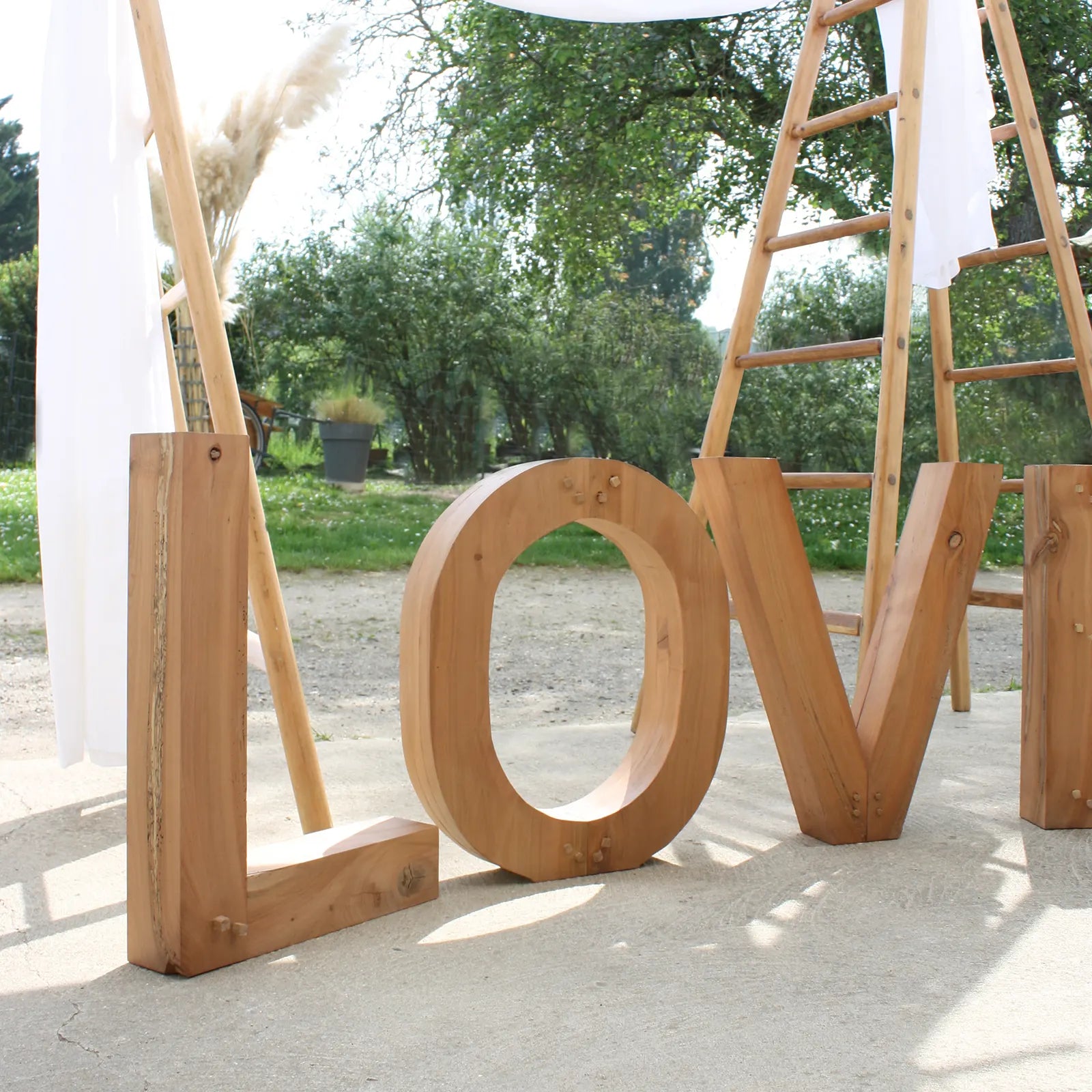 lettres géant mot LOVE