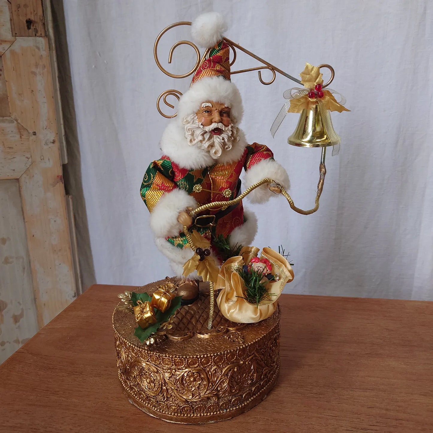 Père-noël doré