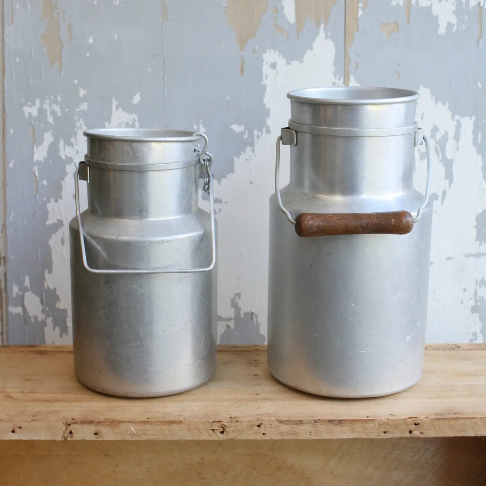 Petits pots à lait avec anse en bois pour vase