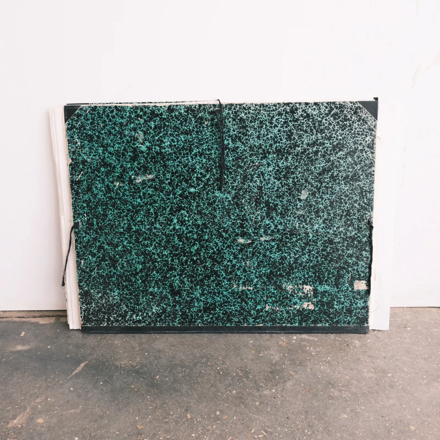 pochette à dessin verte artiste