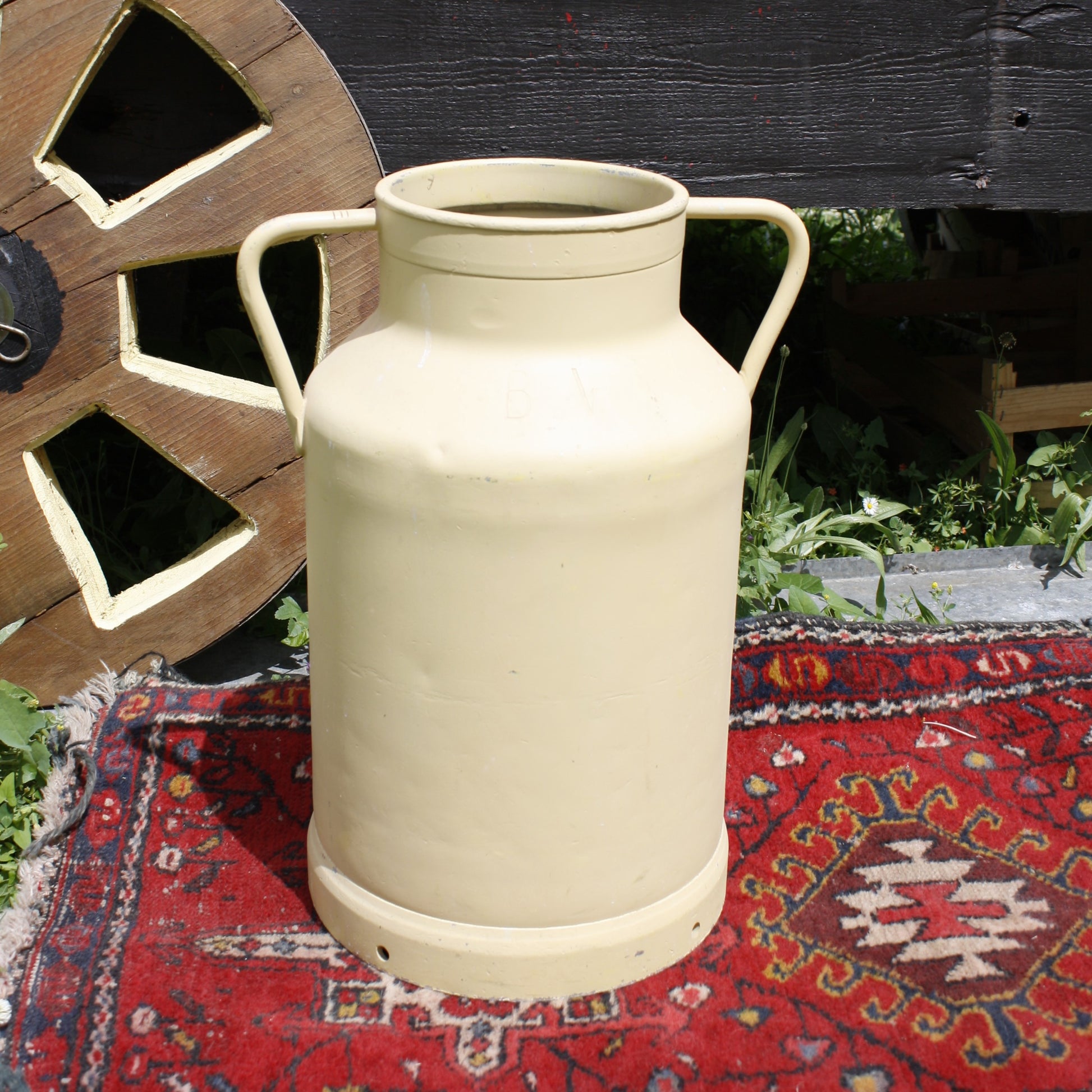 Pot à lait jaune pastel