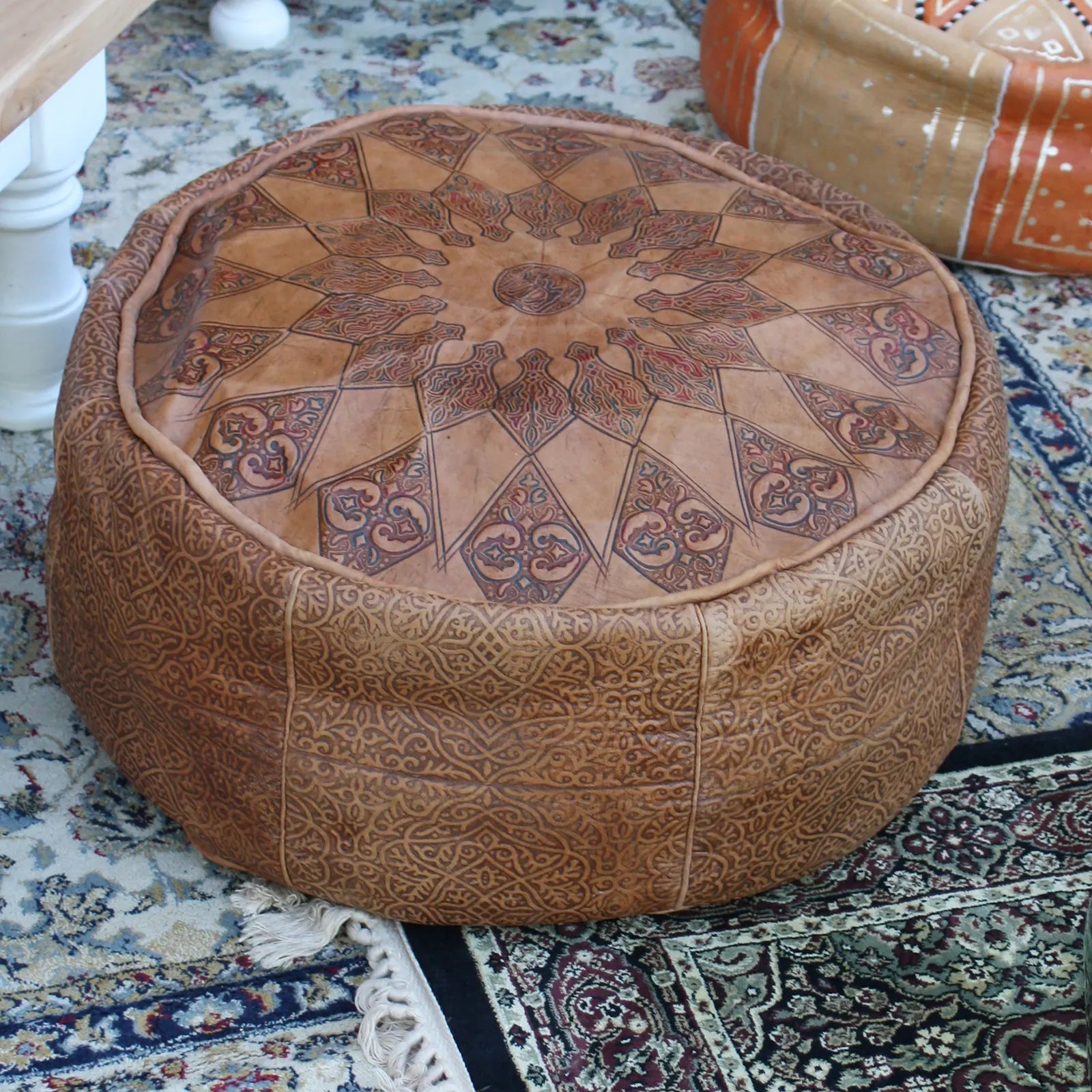 grand pouf rond en cuir