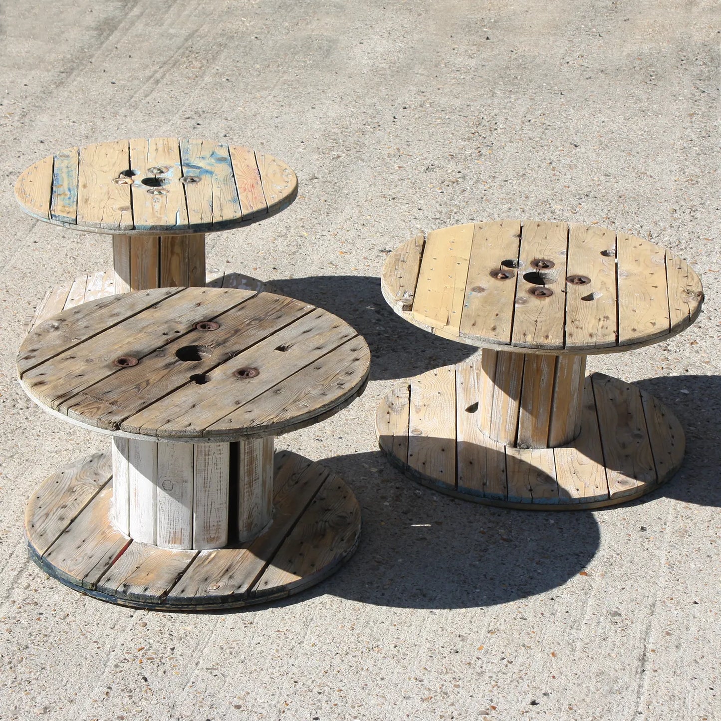 Tourets en bois grisé
