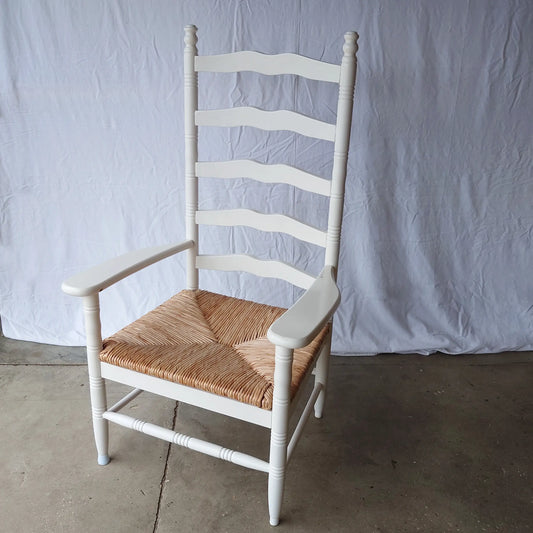 Trône bois blanc assise paille